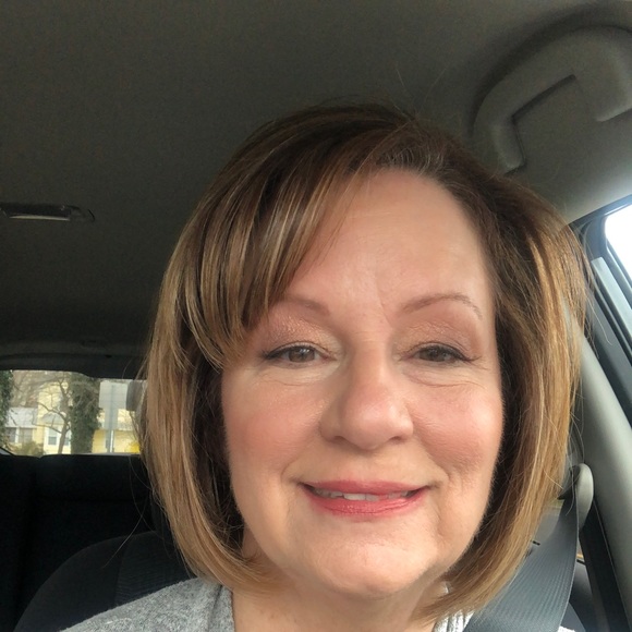 Meet your Posher, Brenda - Picture 1 of 1